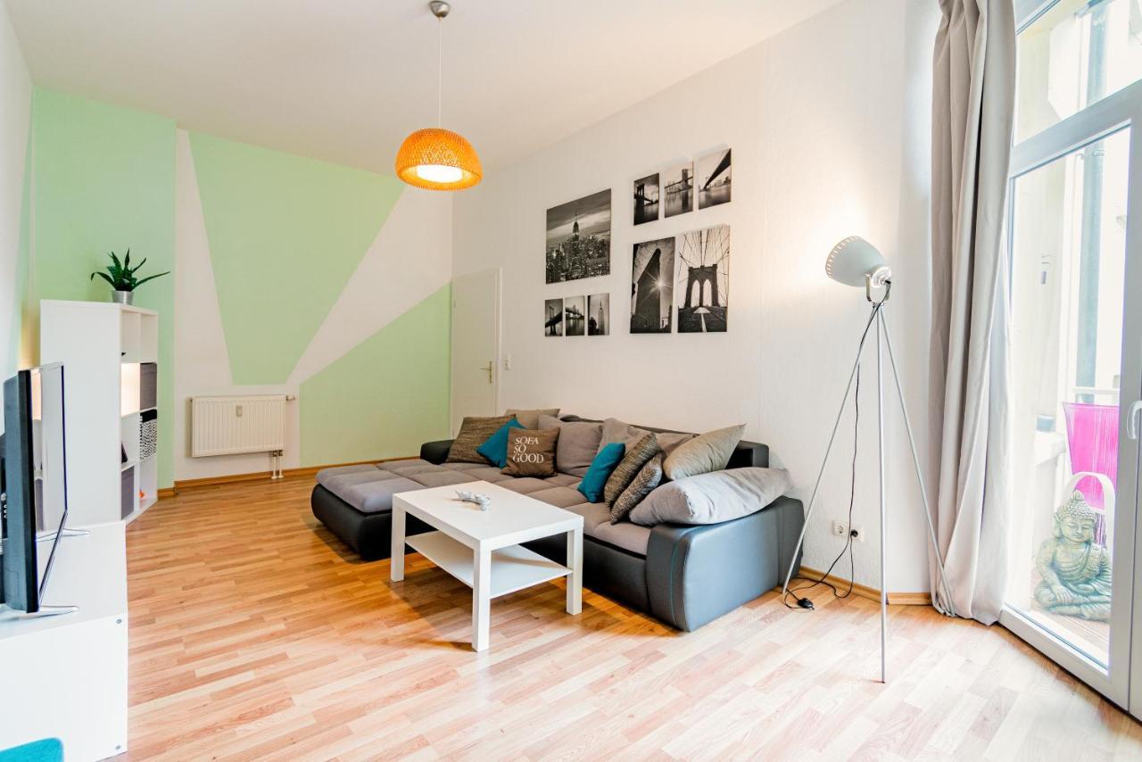 Helle Wohnung Mit Balkon In Grunen Innenhof - W-Lan, 4 Schlafplatze Magdeburg Exteriör bild